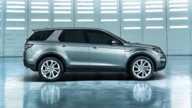 O modelo chegará ao mercado dos Estados Unidos no início de 2015 e será vendido por US$ 37.995 iniciais (32.395 libras esterlinas no Reino Unido) | <a href="https://beta-develop.quatrorodas.abril.com.br/noticias/saloes/paris-2014/land-rover-revela-discovery-sport-detal" rel="migration"></a> O modelo chegará ao mercado dos Estados Unidos no início de 2015 e será vendido por US$ 37.995 iniciais (32.395 libras esterlinas no Reino Unido) | <a href="https://beta-develop.quatrorodas.abril.com.br/noticias/saloes/paris-2014/land-rover-revela-discovery-sport-detal" rel="migration"></a>