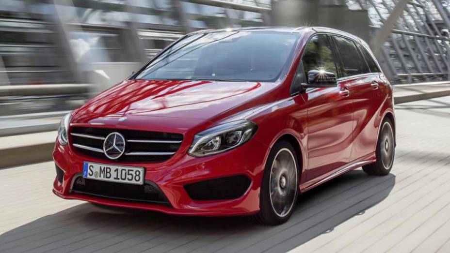 A Mercedes-Benz apresentou nesta sexta-feira (12) o facelift do Classe B | <a href="https://beta-develop.quatrorodas.abril.com.br/noticias/saloes/paris-2014/mercedes-benz-atualiza-classe-b-799644.shtml" rel="migration">Leia mais</a>