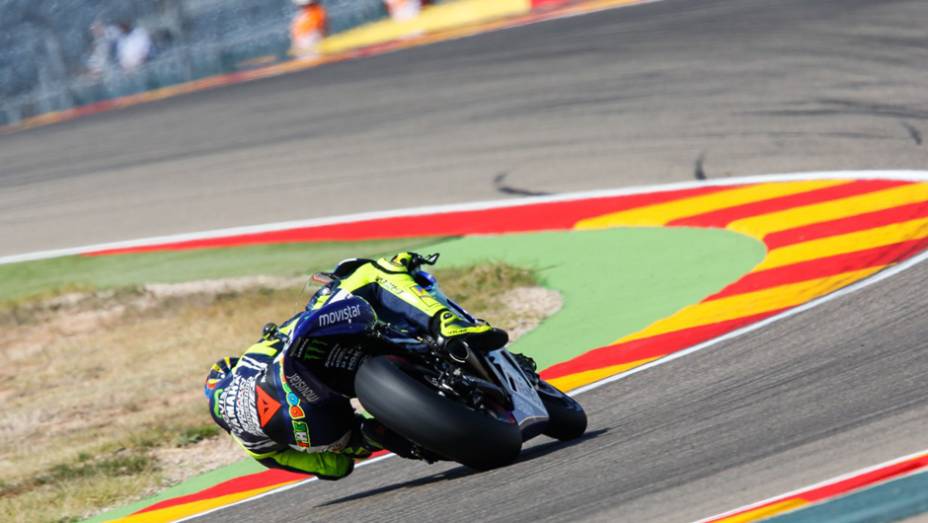 Quem tamb&eacute;m andou atr&aacute;s foi Valentino Rossi, o d&eacute;cimo | <a href="https://beta-develop.quatrorodas.abril.com.br/moto/noticias/motogp-dovizioso-lidera-treinos-aragon-802709.shtml" rel="migration">Leia mais</a>