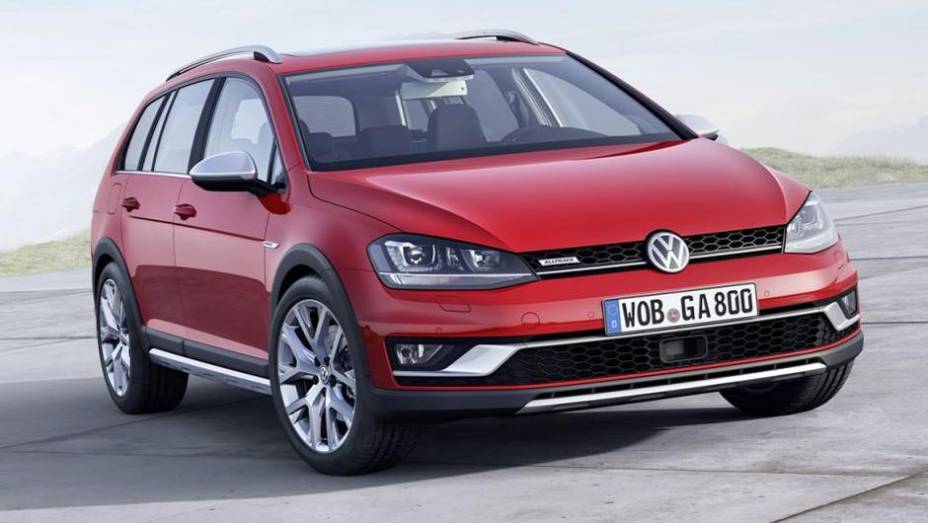 A Volkswagen mostrou o Golf Alltrack em Paris | <a href="https://beta-develop.quatrorodas.abril.com.br/noticias/saloes/paris-2014/volkswagen-lanca-golf-alltrack-salao-paris-802263.shtml" rel="migration">Leia mais</a>