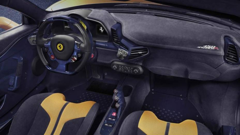 Os bancos apresentam aspecto 3D | <a href="https://beta-develop.quatrorodas.abril.com.br/noticias/saloes/paris-2014/ferrari-divulga-imagens-458-speciale-aperta-802402.shtml" rel="migration">Leia mais</a>