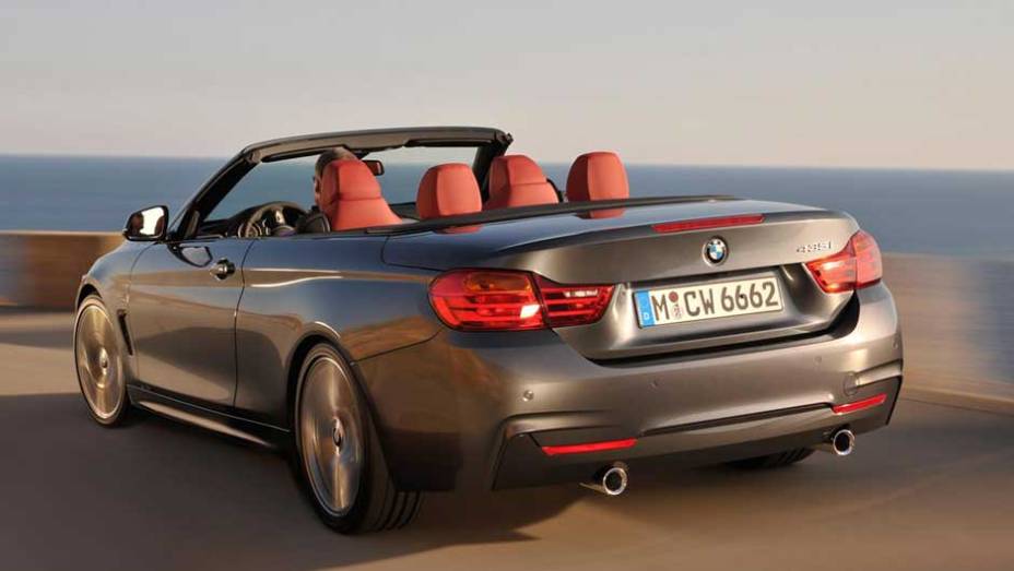 A versão 435i tem um motor 3.0 de seis cilindros em linha, com 300 cv | <a href="https://beta-develop.quatrorodas.abril.com.br/noticias/fabricantes/bmw-lanca-serie-4-conversivel-756972.shtml" rel="migration">Leia mais</a> A versão 435i tem um motor 3.0 de seis cilindros em linha, com 300 cv | <a href="https://beta-develop.quatrorodas.abril.com.br/noticias/fabricantes/bmw-lanca-serie-4-conversivel-756972.shtml" rel="migration">Leia mais</a>