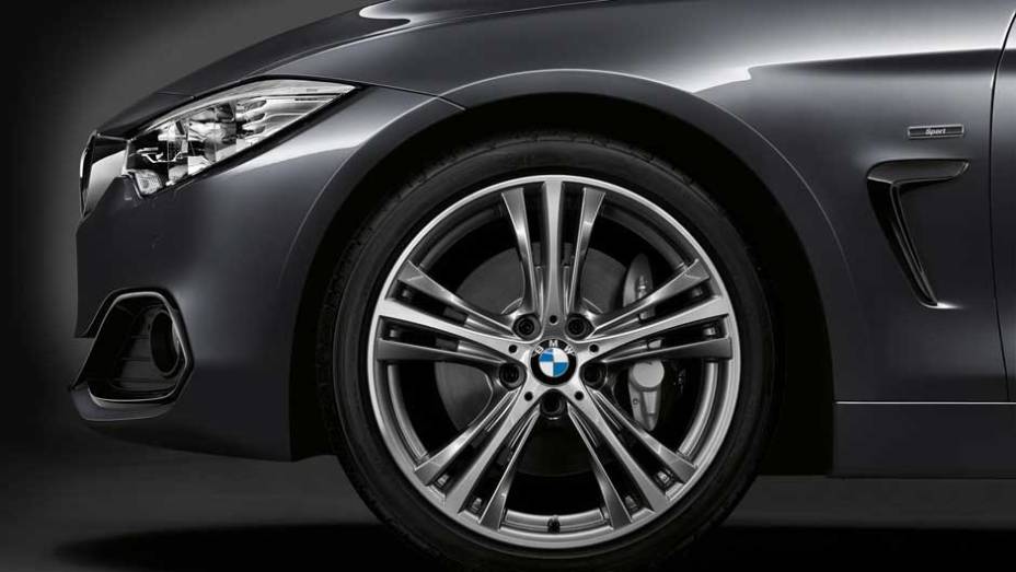 O modelo será apresentado oficialmente no Salão de Los Angeles, em novembro | <a href="https://beta-develop.quatrorodas.abril.com.br/noticias/fabricantes/bmw-lanca-serie-4-conversivel-756972.shtml" rel="migration">Leia mais</a>