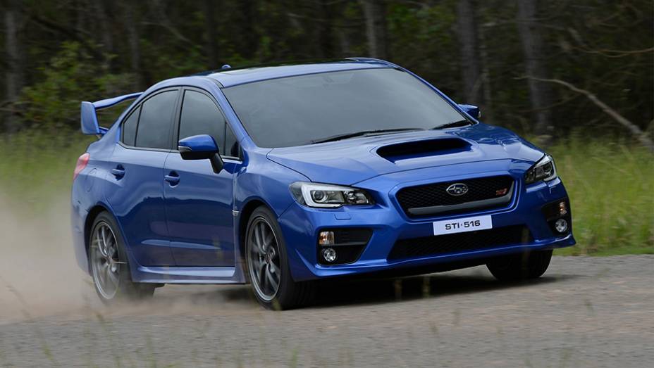 Versão de perfomance é equipada com motor Boxer Turbo 2.5 de 305 cv | <a href="https://beta-develop.quatrorodas.abril.com.br/noticias/fabricantes/subaru-apresenta-wrx-salao-automovel-806204.shtml" rel="migration">Leia mais</a>