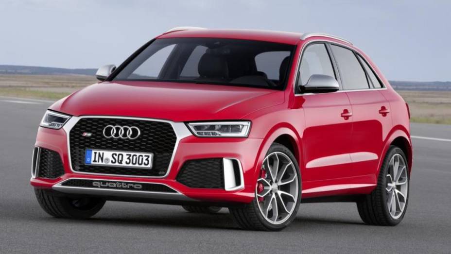 A Audi revelou o modelo 2015 do crossover Q3. A marca alemã promoveu um facelift relativamente discreto... | <a href="https://beta-develop.quatrorodas.abril.com.br/noticias/fabricantes/audi-apresenta-q3-2015-810386.shtml/" rel="migration">Leia Mais</a>