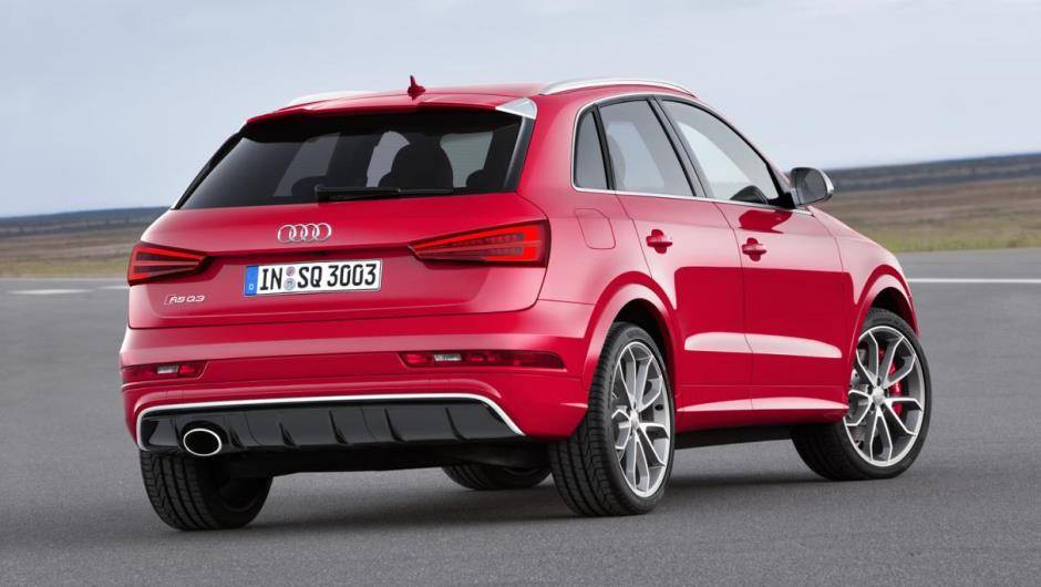A vers&atilde;o de performance RS Q3, por outro lado, vir&aacute; com bloco 2.5 turbo a gasolina, entregando 30 cv e 3 mkgf de torque a mais do que na linha 2014 | <a href="https://beta-develop.quatrorodas.abril.com.br/noticias/fabricantes/audi-apresenta-q3-2015-810386.shtml/" rel="migration">Leia Ma</a>