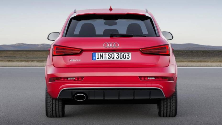 Agora, est&atilde;o dispon&iacute;veis 340 cv e 45,9 mkgf. O bloco &eacute; atrelado &agrave; transmiss&atilde;o S tronic de sete marchas, com tra&ccedil;&atilde;o integral | <a href="https://beta-develop.quatrorodas.abril.com.br/noticias/fabricantes/audi-apresenta-q3-2015-810386.shtml/" rel="migration">Leia Mais</a>
