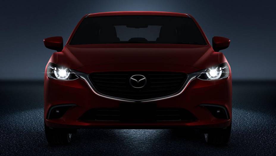 Entre as altera&ccedil;&otilde;es, destaque para a grade frontal reestilizada e para as lanternas atualizadas | <a href="https://beta-develop.quatrorodas.abril.com.br/noticias/saloes/losangeles-2014/novo-mazda6-revelado-los-angeles-816379.shtml" rel="migration">Leia mais</a>