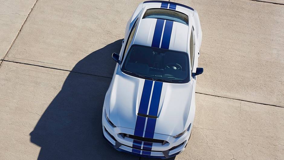Assim, s&atilde;o entregues mais de 500 cavalos de pot&ecirc;ncia e mais de 55 mkgf de torque | <a href="https://beta-develop.quatrorodas.abril.com.br/noticias/fabricantes/ford-mostra-shelby-gt350-mustang-815356.shtml" rel="migration">Leia mais</a>