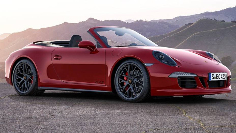 A versão está disponível para as carrocerias cupê e conversível | <a href="https://beta-develop.quatrorodas.abril.com.br/noticias/saloes/losangeles-2014/porsche-exibe-911-gts-los-angeles-816517.shtml" rel="migration">Leia mais</a>