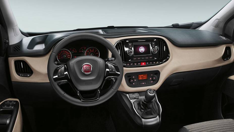 De acordo com a Fiat, a quarta geração do modelo já está disponível para encomendas em 29 países da Europa, Oriente Médio e Ásia | <a href="https://beta-develop.quatrorodas.abril.com.br/noticias/fabricantes/fiat-divulga-doblo-2015-820131.shtml" rel="migration">Leia mais</a>