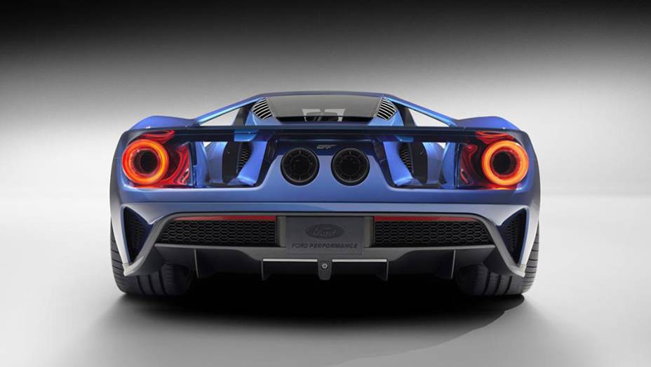Aerodinamicamente, o conceitual foi pensado para reduzir o arrasto ao máximo e aumentar o downforce | <a href="https://beta-develop.quatrorodas.abril.com.br/noticias/saloes/detroit-2015/ford-gt-concept-mostrado-detroit-824580.shtml" rel="migration">Leia mais</a> Aerodinamicamente, o conceitual foi pensado para reduzir o arrasto ao máximo e aumentar o downforce | <a href="https://beta-develop.quatrorodas.abril.com.br/noticias/saloes/detroit-2015/ford-gt-concept-mostrado-detroit-824580.shtml" rel="migration">Leia mais</a>