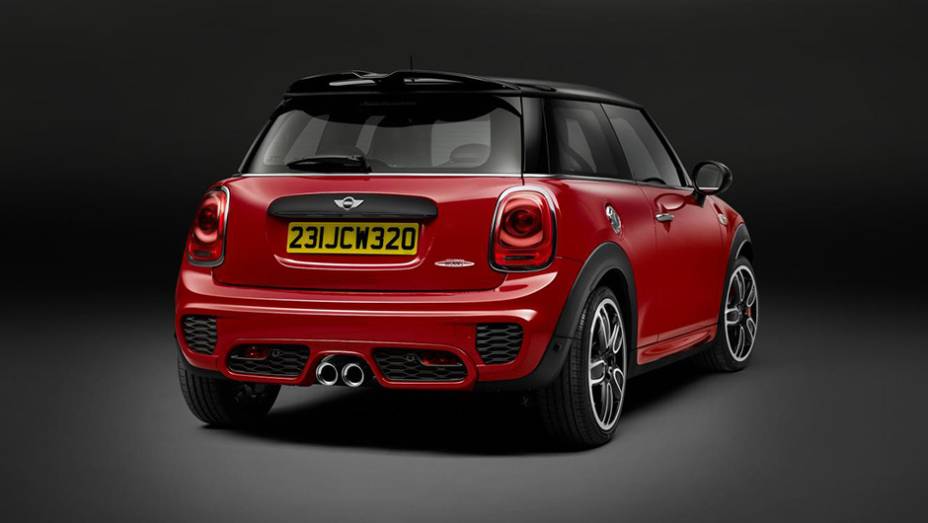 Com transmissão automática de seis velocidades, opcional, o modelo acelera de 0 a 100 km/h em 6,1 segundos | <a href="https://beta-develop.quatrorodas.abril.com.br/noticias/saloes/detroit-2015/vazam-imagens-novo-mini-john-cooper-works-820017.shtml" rel="migration">Leia mais</a> Com transmissão automática de seis velocidades, opcional, o modelo acelera de 0 a 100 km/h em 6,1 segundos | <a href="https://beta-develop.quatrorodas.abril.com.br/noticias/saloes/detroit-2015/vazam-imagens-novo-mini-john-cooper-works-820017.shtml" rel="migration">Leia mais</a>