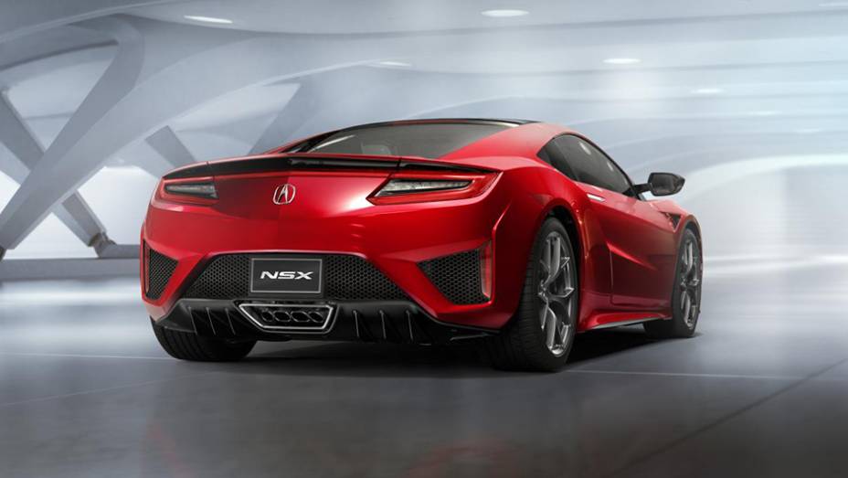 Com design similar ao do carro-conceito que o antecedeu, o NSX definitivo tem dimensões um pouco maiores do que o protótipo | <a href="https://beta-develop.quatrorodas.abril.com.br/noticias/saloes/detroit-2015/acura-oficializa-nsx-modelo-pode-vir-ao-brasil-824741.shtml" rel="migration"></a>