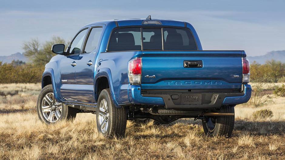 Duas op&ccedil;&otilde;es de motoriza&ccedil;&atilde;o ser&atilde;o oferecidas na Tacoma 2016: 2.7 de quatro cilindros e 3.5 V6 (ciclo de Atkinson) | <a href="https://beta-develop.quatrorodas.abril.com.br/noticias/saloes/detroit-2015/toyota-desvenda-tacoma-2016-825020.shtml" rel="migration">Leia mais</a>