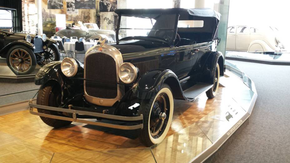 Em seguida, os visitantes encontram o protótipo do Chrysler Six, primeiro modelo lançado na história da marca, em 1924 Em seguida, os visitantes encontram o protótipo do Chrysler Six, primeiro modelo lançado na história da marca, em 1924