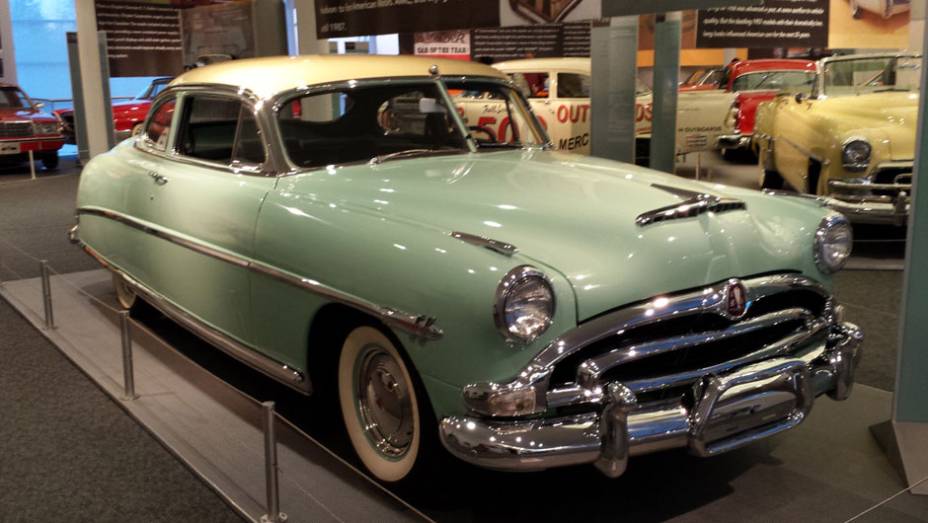 Luxuoso, o Hudson Hornet virou até estrela de desenho animado na saga Carros