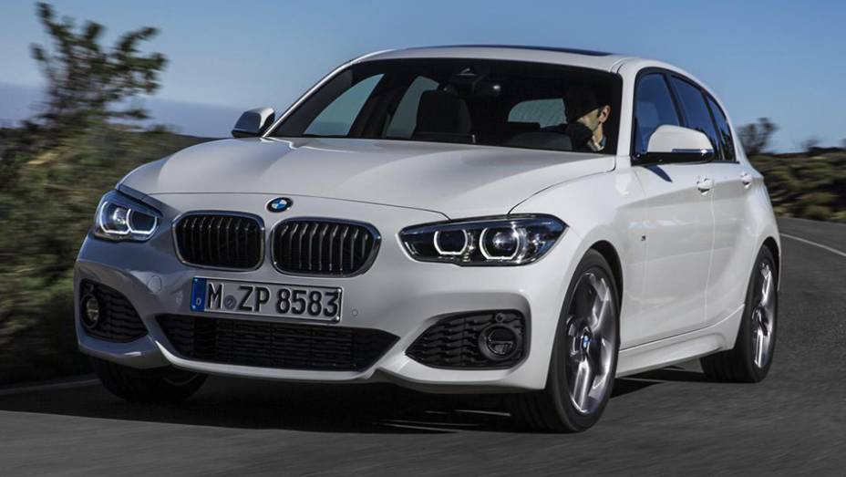 Demorou, mas chegou: eis o facelift do BMW Série 1 | <a href="https://beta-develop.quatrorodas.abril.com.br/noticias/saloes/genebra-2015/bmw-oficializa-facelift-serie-1-826700.shtml" rel="migration">Leia mais</a>