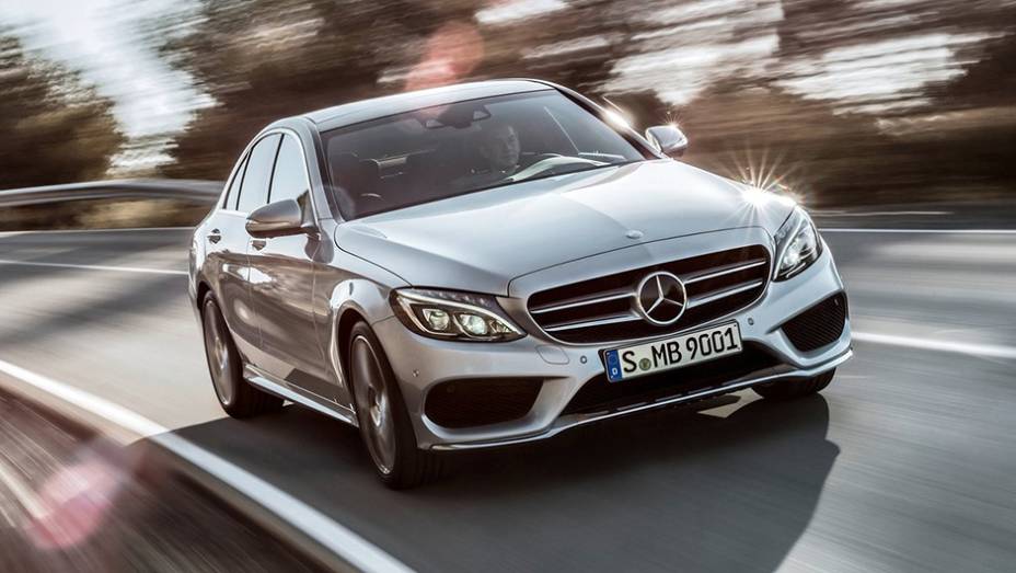 Mercedes-Benz Classe C | <a href="https://beta-develop.quatrorodas.abril.com.br/noticias/mercado/finalistas-2015-premio-carro-mundial-ano-sao-revelados-834088.shtml" rel="migration">Leia mais</a>