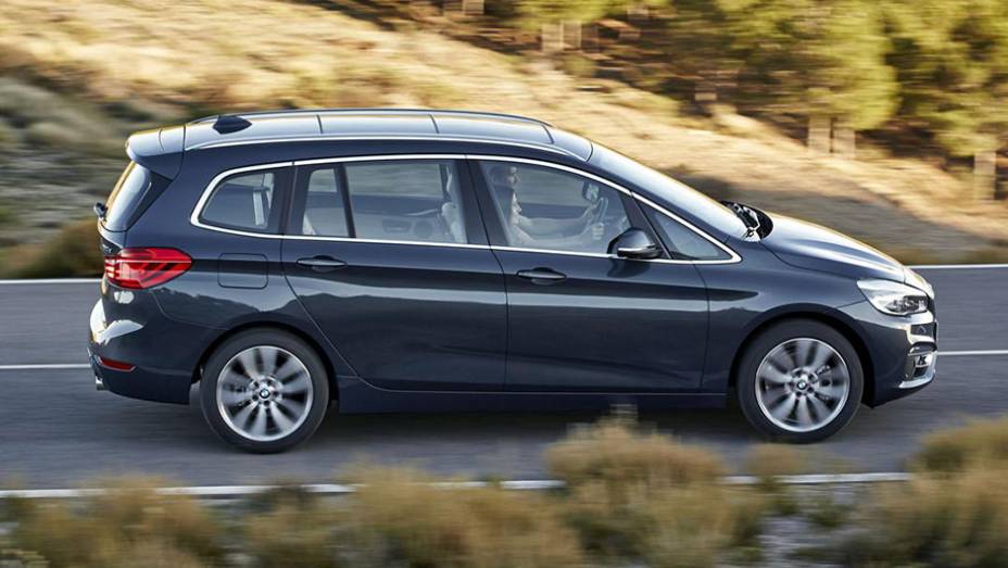 Basicamente, o Gran Tourer é uma versão estendida do Active Tourer, com evidentes alterações no tamanho das portas traseiras... | <a href="https://beta-develop.quatrorodas.abril.com.br/noticias/saloes/genebra-2015/bmw-serie-2-gran-tourer-apresentado-834700.shtml" rel="migration">Leia ma</a> Basicamente, o Gran Tourer é uma versão estendida do Active Tourer, com evidentes alterações no tamanho das portas traseiras... | <a href="https://beta-develop.quatrorodas.abril.com.br/noticias/saloes/genebra-2015/bmw-serie-2-gran-tourer-apresentado-834700.shtml" rel="migration">Leia ma</a>
