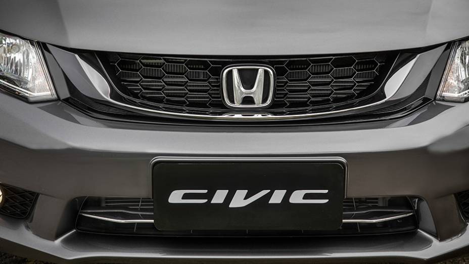 A nova topo de linha chega ao mercado brasileiro por R$ 88.400 | <a href="https://beta-develop.quatrorodas.abril.com.br/noticias/fabricantes/honda-lanca-linha-2016-civic-r-70-900-835240.shtml" rel="migration">Leia mais</a>