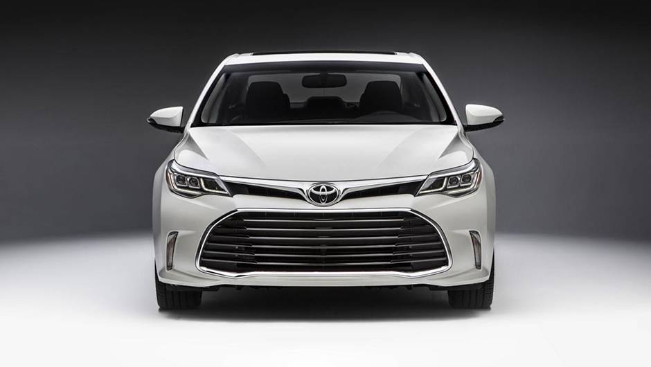 ... grades dianteiras redesenhadas, novas luzes sinalizadoras de dire&ccedil;&atilde;o, entre outros itens | <a href="https://beta-develop.quatrorodas.abril.com.br/noticias/fabricantes/toyota-avalon-recebe-facelift-836220.shtml" rel="migration">Leia mais</a>