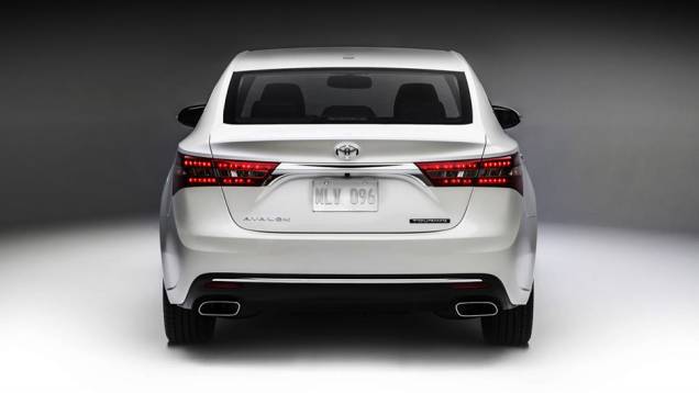 Nenhuma alteração mecânica foi divulgada pela montadora | <a href="https://beta-develop.quatrorodas.abril.com.br/noticias/fabricantes/toyota-avalon-recebe-facelift-836220.shtml" rel="migration">Leia mais</a> Nenhuma alteração mecânica foi divulgada pela montadora | <a href="https://beta-develop.quatrorodas.abril.com.br/noticias/fabricantes/toyota-avalon-recebe-facelift-836220.shtml" rel="migration">Leia mais</a>
