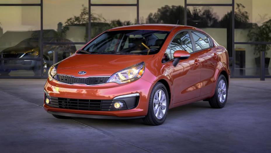 Também podem ser vistas grade frontal com contorno cromado e nova moldura para as luzes de neblina | <a href="https://beta-develop.quatrorodas.abril.com.br/noticias/fabricantes/kia-rio-rejuvenescido-mostrado-chicago-836142.shtml" rel="migration">Leia mais</a> Também podem ser vistas grade frontal com contorno cromado e nova moldura para as luzes de neblina | <a href="https://beta-develop.quatrorodas.abril.com.br/noticias/fabricantes/kia-rio-rejuvenescido-mostrado-chicago-836142.shtml" rel="migration">Leia mais</a>