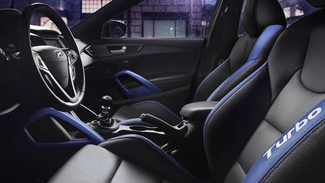 A série especial conta com bloco 1.6 turbo, de 201 cv | <a href="https://beta-develop.quatrorodas.abril.com.br/noticias/fabricantes/hyundai-veloster-ganha-edicao-rally-836420.shtml" rel="migration">Leia mais</a> A série especial conta com bloco 1.6 turbo, de 201 cv | <a href="https://beta-develop.quatrorodas.abril.com.br/noticias/fabricantes/hyundai-veloster-ganha-edicao-rally-836420.shtml" rel="migration">Leia mais</a>