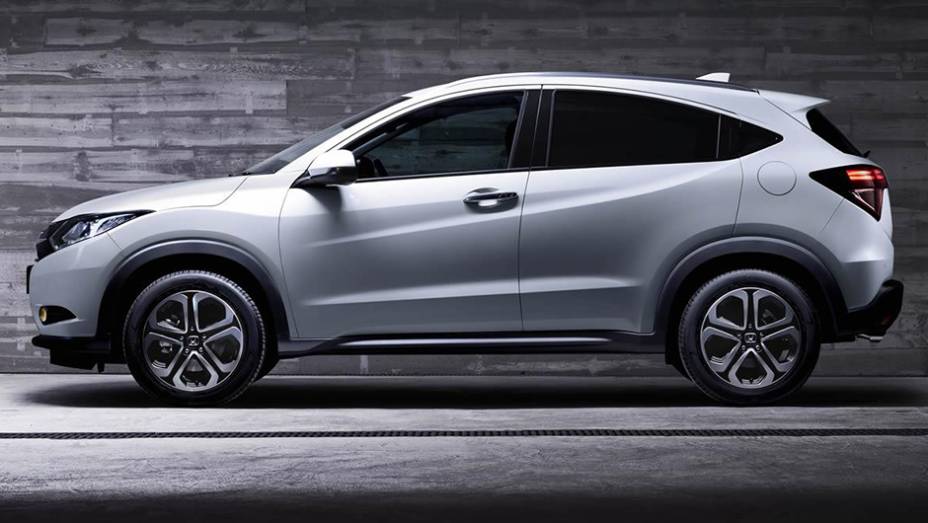 Ambas contam com câmbio manual de seis marchas, mas, no caso do modelo com bloco a gasolina, há opção de transmissão CVT | <a href="https://beta-develop.quatrorodas.abril.com.br/noticias/saloes/genebra-2015/honda-apresenta-versao-europeia-hr-v-837303.shtml" rel="migration">Leia mais</a> Ambas contam com câmbio manual de seis marchas, mas, no caso do modelo com bloco a gasolina, há opção de transmissão CVT | <a href="https://beta-develop.quatrorodas.abril.com.br/noticias/saloes/genebra-2015/honda-apresenta-versao-europeia-hr-v-837303.shtml" rel="migration">Leia mais</a>