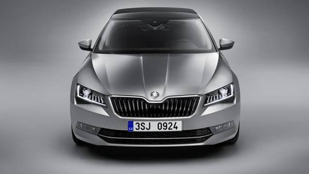 Entre os itens opcionais, destaque para os faróis bi-xenônio com luzes diurnas de LED integradas | <a href="https://beta-develop.quatrorodas.abril.com.br/noticias/saloes/genebra-2015/skoda-oficializa-superb-2015-837603.shtml" rel="migration">Leia mais</a> Entre os itens opcionais, destaque para os faróis bi-xenônio com luzes diurnas de LED integradas | <a href="https://beta-develop.quatrorodas.abril.com.br/noticias/saloes/genebra-2015/skoda-oficializa-superb-2015-837603.shtml" rel="migration">Leia mais</a>