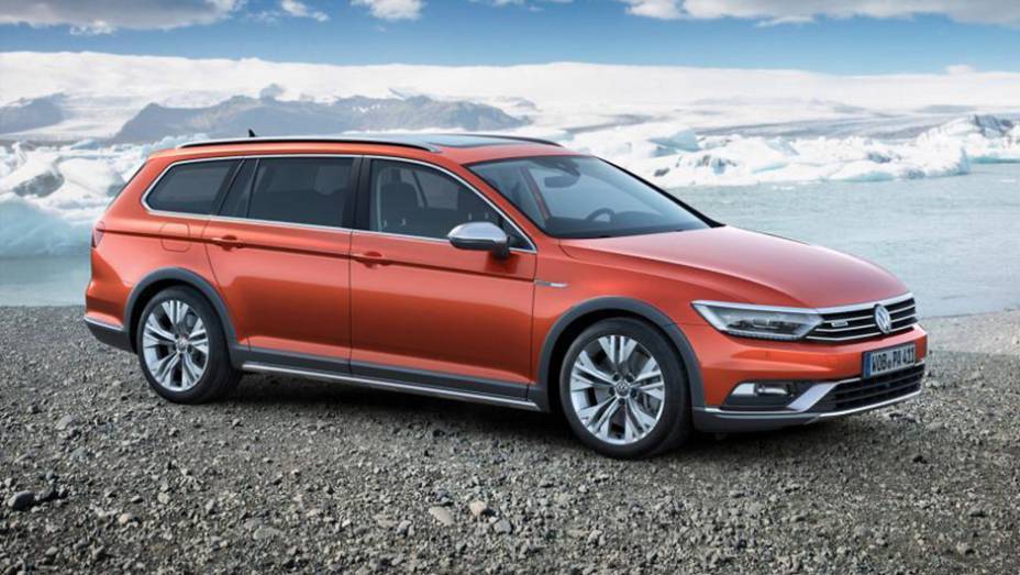 O modelo é 2,75 centímetros mais alto em relação ao solo do que a versão convencional | <a href="https://beta-develop.quatrorodas.abril.com.br/noticias/saloes/genebra-2015/volkswagen-exibe-passat-alltrack-837900.shtml" rel="migration">Leia mais</a> O modelo é 2,75 centímetros mais alto em relação ao solo do que a versão convencional | <a href="https://beta-develop.quatrorodas.abril.com.br/noticias/saloes/genebra-2015/volkswagen-exibe-passat-alltrack-837900.shtml" rel="migration">Leia mais</a>