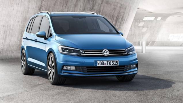 Mais espaço para ocupantes e bagagem: são esses os destaques do novo Volkswagen Touran | <a href="https://beta-develop.quatrorodas.abril.com.br/noticias/saloes/genebra-2015/volkswagen-revela-nova-geracao-touran-840323.shtml" target="_blank" rel="migration">Leia mais</a> Mais espaço para ocupantes e bagagem: são esses os destaques do novo Volkswagen Touran | <a href="https://beta-develop.quatrorodas.abril.com.br/noticias/saloes/genebra-2015/volkswagen-revela-nova-geracao-touran-840323.shtml" target="_blank" rel="migration">Leia mais</a>