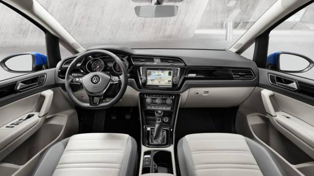 Seis opções de motorização estão disponíveis para o modelo, três a gasolina e três a diesel | <a href="https://beta-develop.quatrorodas.abril.com.br/noticias/saloes/genebra-2015/volkswagen-revela-nova-geracao-touran-840323.shtml" target="_blank" rel="migration">Leia mais</a> Seis opções de motorização estão disponíveis para o modelo, três a gasolina e três a diesel | <a href="https://beta-develop.quatrorodas.abril.com.br/noticias/saloes/genebra-2015/volkswagen-revela-nova-geracao-touran-840323.shtml" target="_blank" rel="migration">Leia mais</a>
