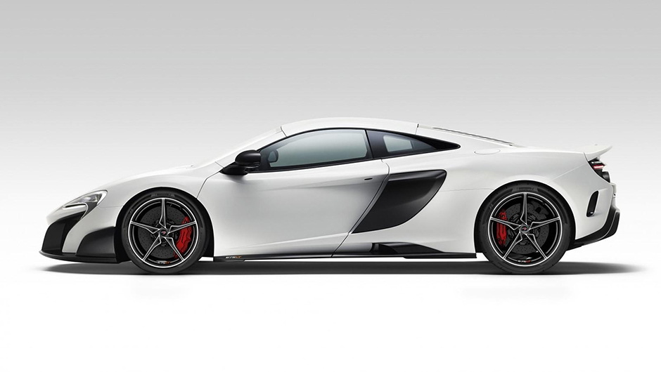 Assim, a redu&ccedil;&atilde;o de peso fica em 100 kg, de modo que o valor final fique em 1.230 kg | <a href="https://beta-develop.quatrorodas.abril.com.br/noticias/saloes/genebra-2015/mclaren-apresenta-675lt-840821.shtml" rel="migration">Leia mais</a>
