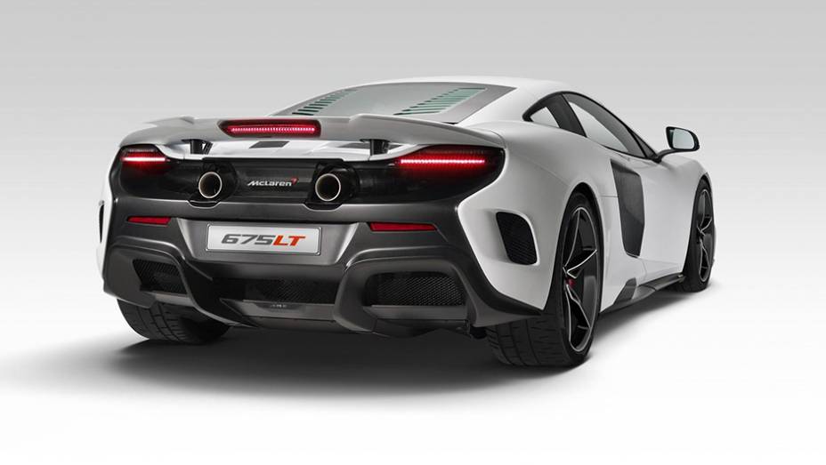 J&aacute; o motor 3.8 V8 biturbo tem 50% de pe&ccedil;as novas, passando a oferecer 675 cv | <a href="https://beta-develop.quatrorodas.abril.com.br/noticias/saloes/genebra-2015/mclaren-apresenta-675lt-840821.shtml" rel="migration">Leia mais</a>