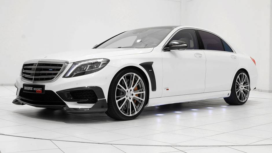 Na prática, as modificações fazem com que a velocidade máxima chegue a 350 km/h | <a href="https://beta-develop.quatrorodas.abril.com.br/noticias/saloes/genebra-2015/brabus-exibe-classe-s-rocket-900-841942.shtml" rel="migration">Leia mais</a> Na prática, as modificações fazem com que a velocidade máxima chegue a 350 km/h | <a href="https://beta-develop.quatrorodas.abril.com.br/noticias/saloes/genebra-2015/brabus-exibe-classe-s-rocket-900-841942.shtml" rel="migration">Leia mais</a>