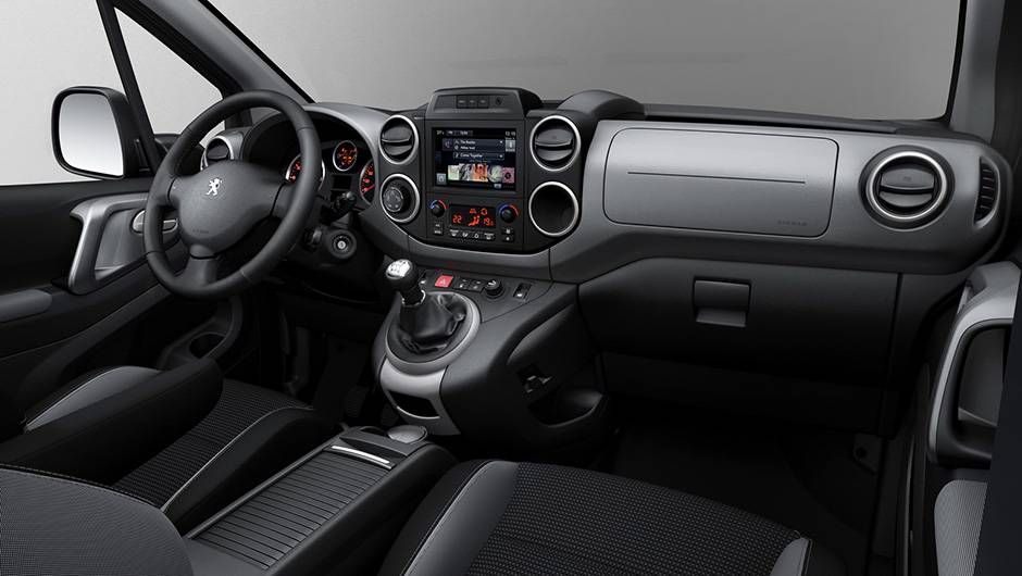 Como opcionais, surgem navegador GPS integrado e função Mirror Screen | <a href="https://beta-develop.quatrorodas.abril.com.br/noticias/saloes/genebra-2015/peugeot-renova-partner-genebra-841623.shtml" rel="migration">Leia mais</a> Como opcionais, surgem navegador GPS integrado e função Mirror Screen | <a href="https://beta-develop.quatrorodas.abril.com.br/noticias/saloes/genebra-2015/peugeot-renova-partner-genebra-841623.shtml" rel="migration">Leia mais</a>