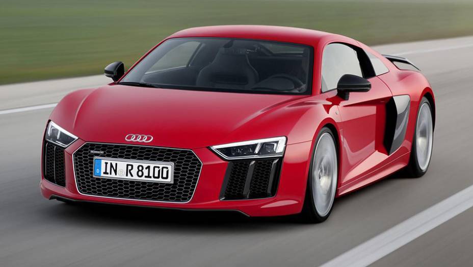 Para empurrar o esportivo, o motor 5.2 litros V10 totalmente revisado foi instalado gerando 547 cavalos | <a href="https://beta-develop.quatrorodas.abril.com.br/noticias/saloes/genebra-2015/audi-revela-oficialmente-nova-geracao-esportivo-r8-841481.shtml" rel="migration">Leia mais</a>