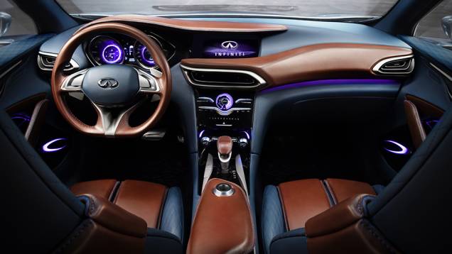 Por dentro, o modelo tem revestimento em couro de dois tons (marrom escuro e azul) | <a href="https://beta-develop.quatrorodas.abril.com.br/noticias/saloes/genebra-2015/infiniti-mostra-qx30-concept-837863.shtml" rel="migration">Leia mais</a> Por dentro, o modelo tem revestimento em couro de dois tons (marrom escuro e azul) | <a href="https://beta-develop.quatrorodas.abril.com.br/noticias/saloes/genebra-2015/infiniti-mostra-qx30-concept-837863.shtml" rel="migration">Leia mais</a>
