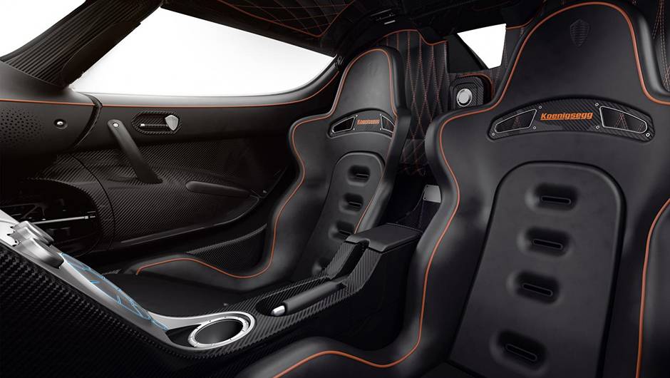 Segundo a marca, essa proposta "leva o Agera a novos níveis de performance, mantendo as funcionalidades das antigas versões R e S" | <a href="https://beta-develop.quatrorodas.abril.com.br/noticias/saloes/genebra-2015/koenigsegg-agera-rs-surge-1-160-cv-842887.shtml" rel="migration">Leia</a> Segundo a marca, essa proposta "leva o Agera a novos níveis de performance, mantendo as funcionalidades das antigas versões R e S" | <a href="https://beta-develop.quatrorodas.abril.com.br/noticias/saloes/genebra-2015/koenigsegg-agera-rs-surge-1-160-cv-842887.shtml" rel="migration">Leia</a>