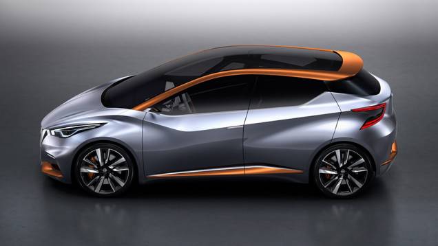 O conceitual compacto tem 4,01 metros de comprimento, sendo 2,57m de espa&ccedil;o entre-eixos | <a href="https://beta-develop.quatrorodas.abril.com.br/noticias/saloes/genebra-2015/nissan-radicaliza-sway-concept-842860.shtml" rel="migration">Leia mais</a>