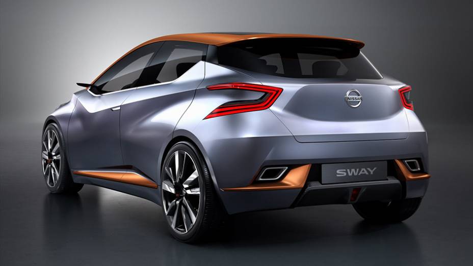 Na traseira, saída dupla de escapamento e aerofólio se fazem notar | <a href="https://beta-develop.quatrorodas.abril.com.br/noticias/saloes/genebra-2015/nissan-radicaliza-sway-concept-842860.shtml" rel="migration">Leia mais</a>