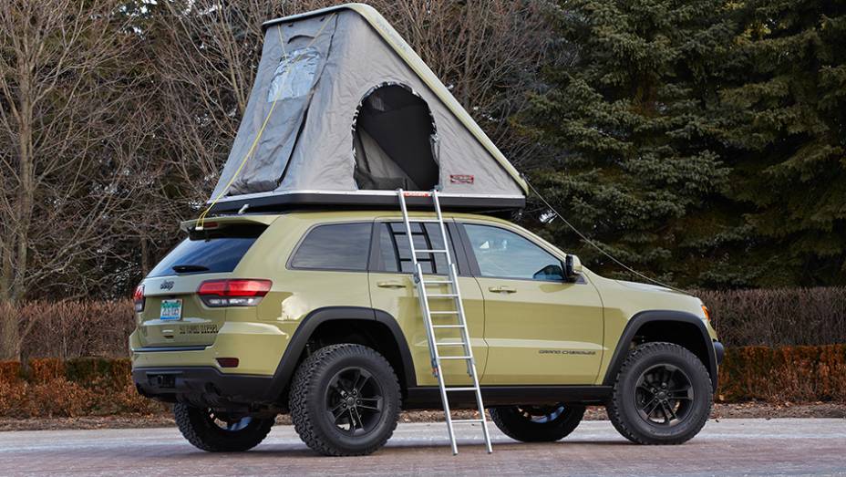 J&aacute; o Grand Cherokee Overlander suporta at&eacute; uma barraca em seu teto | <a href="https://beta-develop.quatrorodas.abril.com.br/noticias/fabricantes/jeep-mostra-conceituais-evento-pascoa-849122.shtml" rel="migration">Leia mais</a>