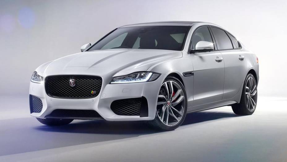 O novo Jaguar XF está 190 kg mais leve do que seu antecessor | <a href="https://beta-develop.quatrorodas.abril.com.br/noticias/fabricantes/jaguar-apresenta-novo-xf-850881.shtml" rel="migration">Leia mais</a>