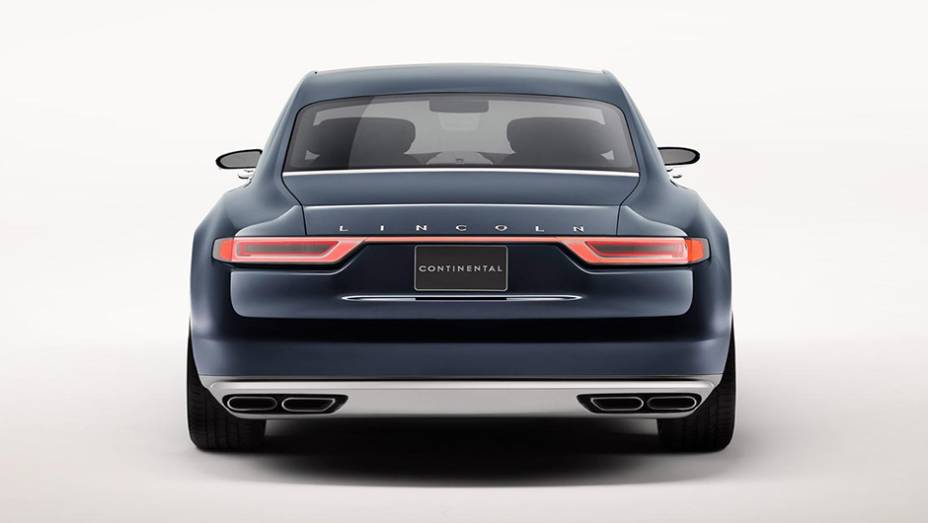 Em 2016, um novo modelo de produção será fabricado com base no Continental Concept | <a href="https://beta-develop.quatrorodas.abril.com.br/noticias/saloes/new-york-2015/lincoln-ressuscita-nome-continental-carro-conceito-851946.shtml" rel="migration">Leia mais</a>