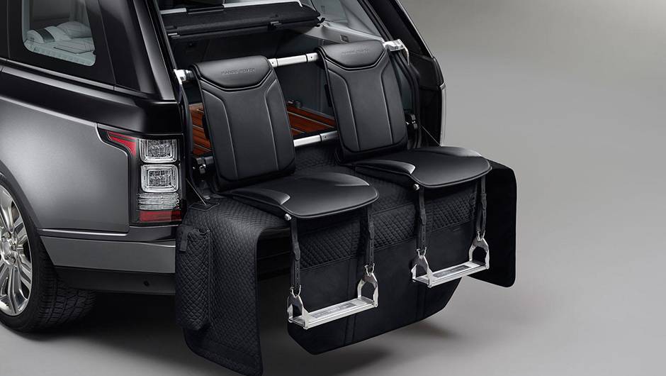 Tamb&eacute;m merece destaque o pacote opcional que adiciona dois bancos de couro acoplados &agrave; traseira do carro | <a href="https://beta-develop.quatrorodas.abril.com.br/noticias/saloes/new-york-2015/range-rover-svautobiography-revelado-851965.shtml" rel="migration">Leia mais</a>