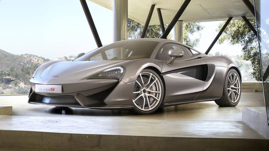 O 570S é o novo esportivo de entrada da McLaren | <a href="https://beta-develop.quatrorodas.abril.com.br/noticias/saloes/new-york-2015/mclaren-570s-oficialmente-apresentado-852108.shtml" rel="migration">Leia mais</a>