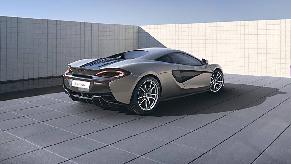 O 570S acelera de 0 a 100 km/h em 3,2 segundos, de 0 a 200 km/h em 9,5 segundos | <a href="https://beta-develop.quatrorodas.abril.com.br/noticias/saloes/new-york-2015/mclaren-570s-oficialmente-apresentado-852108.shtml" rel="migration">Leia mais</a> O 570S acelera de 0 a 100 km/h em 3,2 segundos, de 0 a 200 km/h em 9,5 segundos | <a href="https://beta-develop.quatrorodas.abril.com.br/noticias/saloes/new-york-2015/mclaren-570s-oficialmente-apresentado-852108.shtml" rel="migration">Leia mais</a>