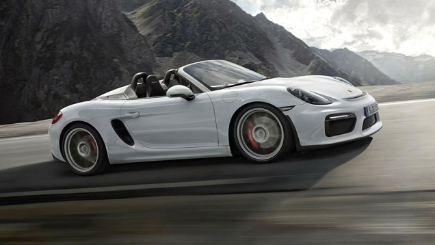 No que diz respeito à motorização, o novo Boxster Spyder traz bloco 3.8 de seis cilindros que oferece 370 cavalos | <a href="https://beta-develop.quatrorodas.abril.com.br/noticias/saloes/new-york-2015/porsche-apresenta-novo-boxster-spyder-852331.shtml" rel="migration">Leia mais</a> No que diz respeito à motorização, o novo Boxster Spyder traz bloco 3.8 de seis cilindros que oferece 370 cavalos | <a href="https://beta-develop.quatrorodas.abril.com.br/noticias/saloes/new-york-2015/porsche-apresenta-novo-boxster-spyder-852331.shtml" rel="migration">Leia mais</a>